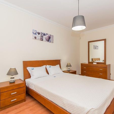 Casa Mergoux - 15 Mins Walk City Center - Quiet - Spacious 타비라 외부 사진